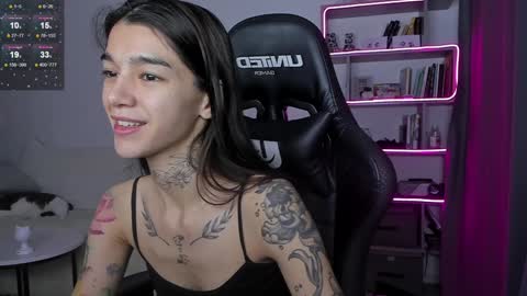 vinkitinkii online show from December 2024 07:58:01 AM