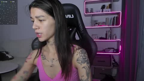 vinkitinkii online show from December 2024 09:07:02 AM