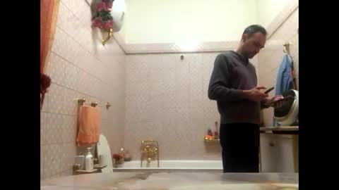 Snapshot of vinmin90 chatting on November 2025 11:59:02 PM Zenith online show from November 2025 11:59:02 PM