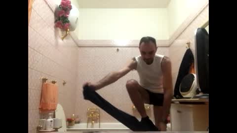 Snapshot of vinmin90 chatting on November 2025 12:16:02 PM Zenith online show from November 2025 12:16:02 PM