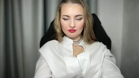 Snapshot of viola_1 chatting on December 2024 06:42:02 PM Funny girl online show from December 2024 06:42:02 PM