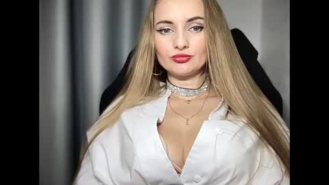 Snapshot of viola_1 chatting on December 2024 10:09:02 PM Funny girl online show from December 2024 10:09:02 PM