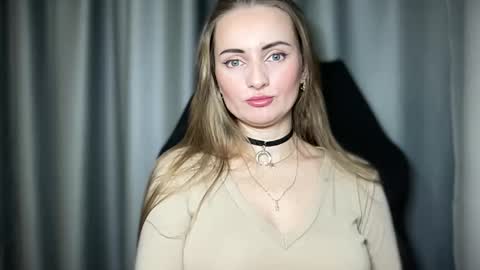Snapshot of viola_1 chatting on December 2024 05:14:02 PM Funny girl online show from December 2024 05:14:02 PM