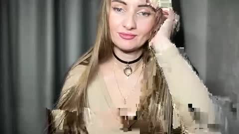 Snapshot of viola_1 chatting on December 2024 08:18:02 PM Funny girl online show from December 2024 08:18:02 PM