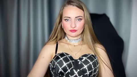 Snapshot of viola_1 chatting on December 2024 10:43:02 PM Funny girl online show from December 2024 10:43:02 PM