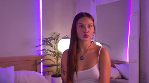 Snapshot of violaflirt chatting on September 2025 04:06:02 AM violaflirt online show from September 2025 04:06:02 AM