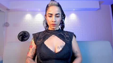 Snapshot of violeet_scott chatting on February 2025 10:59:01 AM Violett Everyday From 0530 to 1430 Col Time online show from February 2025 10:59:01 AM