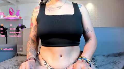 Snapshot of violeet_scott chatting on March 2025 05:02:01 PM Violett Everyday From 0530 to 1430 Col Time online show from March 2025 05:02:01 PM