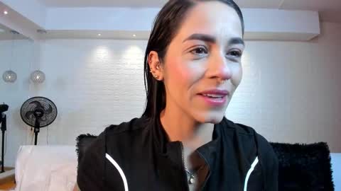 Snapshot of violeet_scott chatting on October 2025 10:54:02 AM Violett Everyday From 0530 to 1430 Col Time online show from October 2025 10:54:02 AM