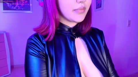 Snapshot of violeet_smile chatting on October 2025 12:50:02 PM violet online show from October 2025 12:50:02 PM