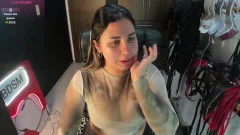 Kim online show from October 2025 09:44:02 PM