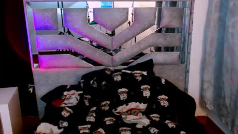 Violet  online show from October 2025 11:22:01 AM