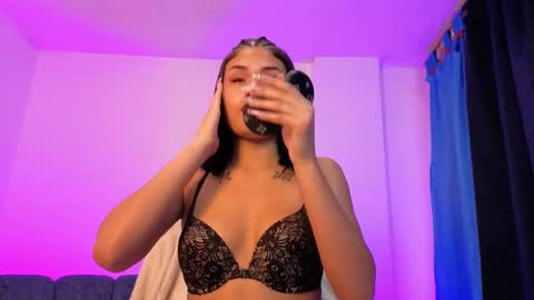 Snapshot of violet_jhonson chatting on November 2025 12:45:02 PM violet_jhonson online show from November 2025 12:45:02 PM