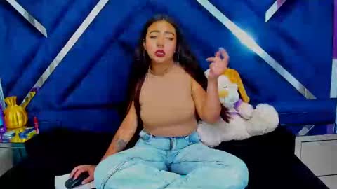 violet_nebula online show from September 2025 10:45:02 PM
