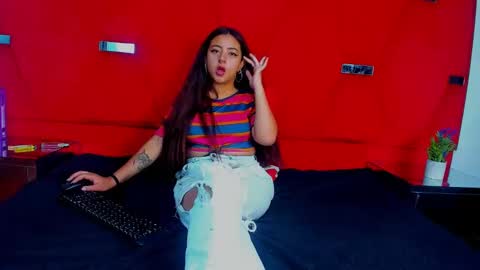 violet_nebula online show from September 2025 03:02:01 PM