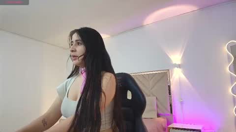 Snapshot of violet_tay1 chatting on September 2025 11:45:02 AM violet_tay1 online show from September 2025 11:45:02 AM