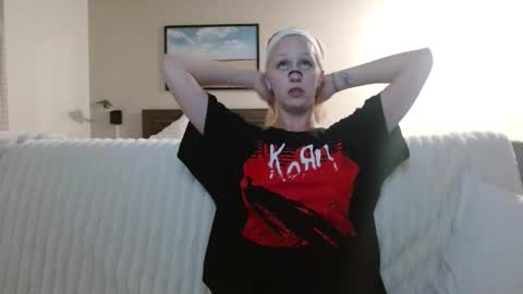 Snapshot of violet_winter97 chatting on November 2025 06:35:01 AM violet_winter97 online show from November 2025 06:35:01 AM