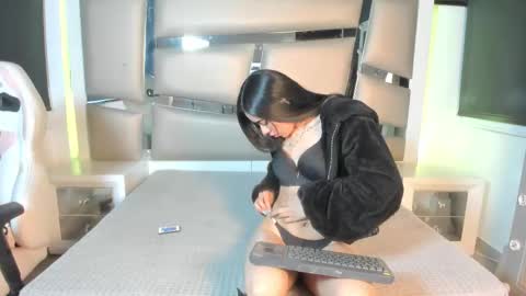 violeta__jade online show from September 2025 04:17:01 AM