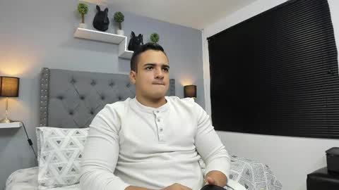 Snapshot of violeta_and_maxx chatting on October 2025 02:55:01 AM VIOLETA AND MAXX online show from October 2025 02:55:01 AM