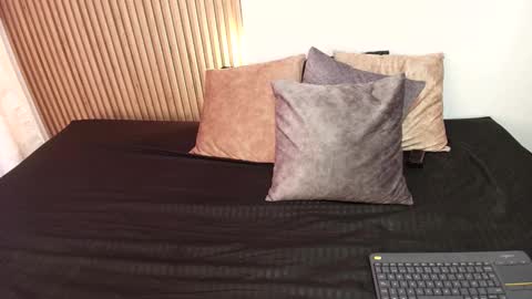 Violet  online show from March 2025 06:56:02 PM