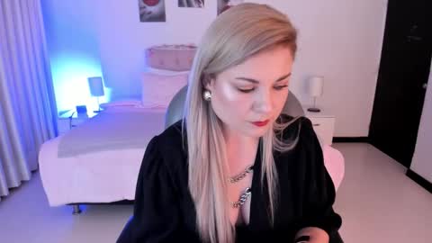 violeta_hotter_ online show from October 2025 10:47:02 AM