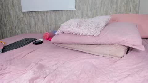 violeta london online show from December 2024 06:10:02 AM