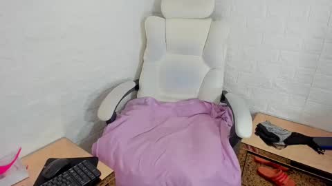 Viollet online show from February 2025 04:47:01 PM