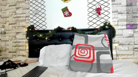 Violeta online show from December 2024 09:42:02 PM
