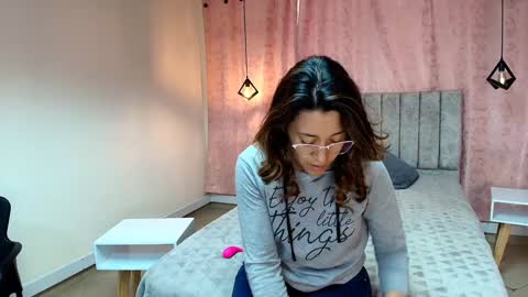 VIOLETA online show from January 2025 01:09:01 PM