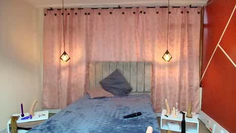 VIOLETA online show from October 2025 01:41:02 PM