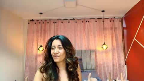 VIOLETA online show from October 2025 01:31:01 PM