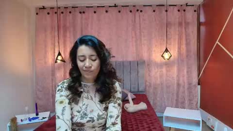 VIOLETA online show from October 2025 01:11:01 PM