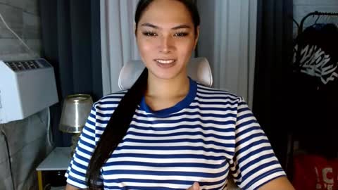 Snapshot of violetasha chatting on October 2025 12:42:02 AM violet online show from October 2025 12:42:02 AM