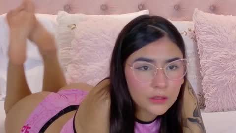 Cute Violet online show from November 2025 01:11:01 PM