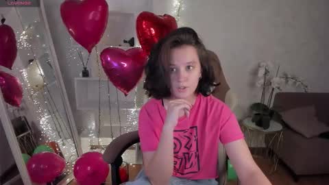 Violet online show from October 2025 10:25:01 AM