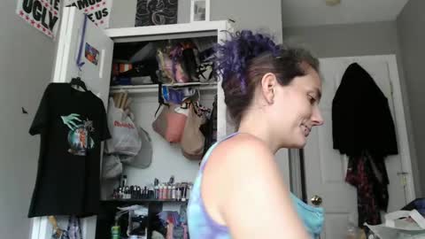 Violet Hooper online show from September 2025 03:14:01 PM
