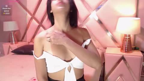 VioletLux online show from October 2025 07:45:01 PM