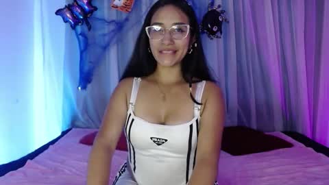 violetsweet_cs online show from October 2025 10:21:01 PM