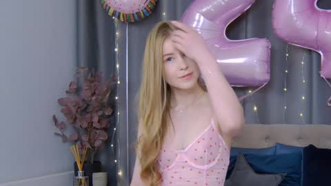 VioletSwone online show from January 2025 05:42:02 AM