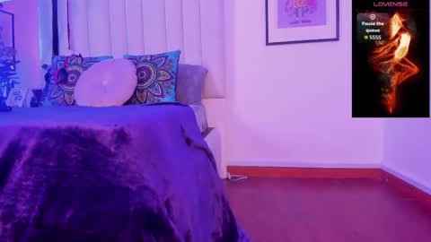 Snapshot of violett__sinclair1 chatting on October 2025 12:50:01 PM Violett online show from October 2025 12:50:01 PM