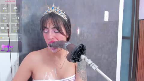 Snapshot of violett_collins_ chatting on September 2025 09:09:02 PM Violett online show from September 2025 09:09:02 PM