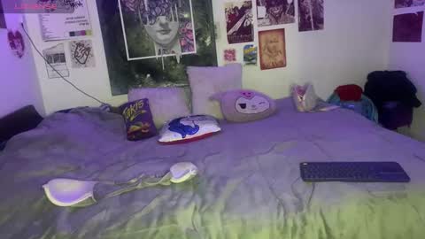 Snapshot of violett_dante chatting on October 2025 06:39:02 AM violett_dante online show from October 2025 06:39:02 AM