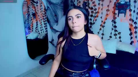 Snapshot of violett_eup chatting on November 2025 05:04:02 PM VIOLETTE online show from November 2025 05:04:02 PM