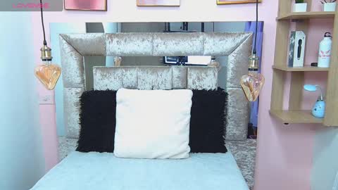 Violeta froz online show from December 2024 04:16:02 PM