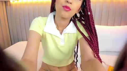 Violett  online show from October 2025 08:43:02 PM