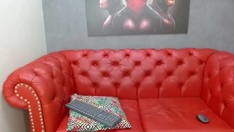 V I O L E T T E  online show from October 2025 10:11:02 PM