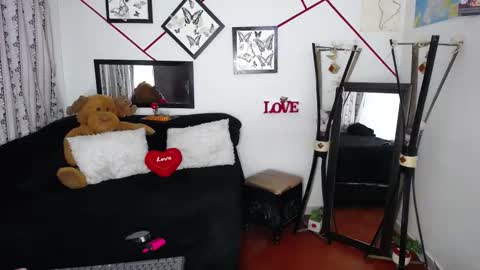 violetta_afrodita online show from October 2025 12:41:01 AM