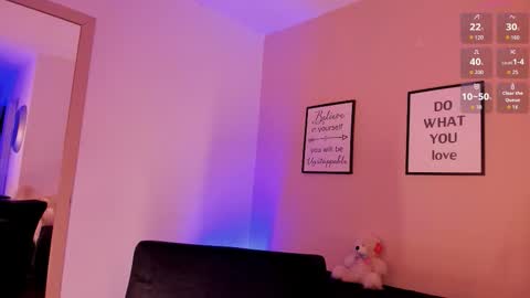 Snapshot of violetta_bold chatting on October 2025 07:51:01 PM violetta_bold online show from October 2025 07:51:01 PM