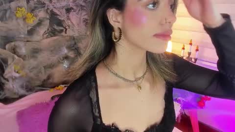 Snapshot of violetta_ficher chatting on October 2025 05:41:01 AM Violetta Ficher online show from October 2025 05:41:01 AM