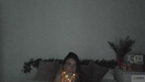 Snapshot of violetta_finch chatting on December 2024 05:37:01 PM violetta_finch online show from December 2024 05:37:01 PM